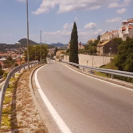 Eni Luxury 아파트