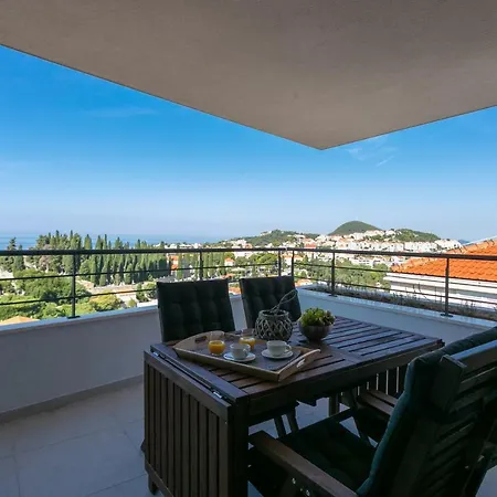 Eni Luxury Apartment *